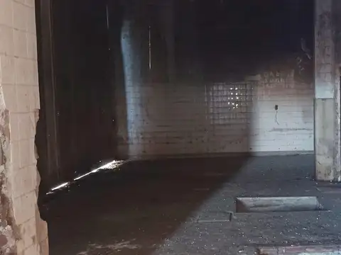 Galpon en Venta 27  mts Frente