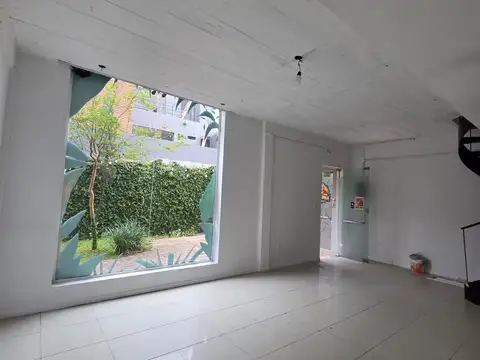 13 b y Cantilo - Local de 60 metros en dos plantas -