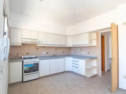 Depto Tipo Casa 4 ambientes con 2 baños