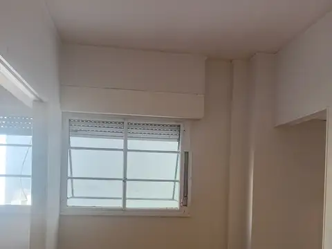 2 ambientes. Lateral. Luminoso. Servicios individuales. A metros de Av. Santa Fe y Alto Palermo.