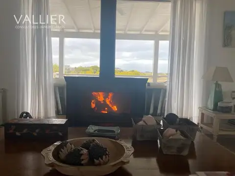 Casa 6 ambientes con 3 baños