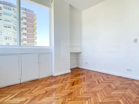 Rivadavia  al 100, entre Martin y Omar y Alem