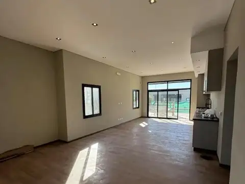 Casa en Venta en Pilar, USD 215.000