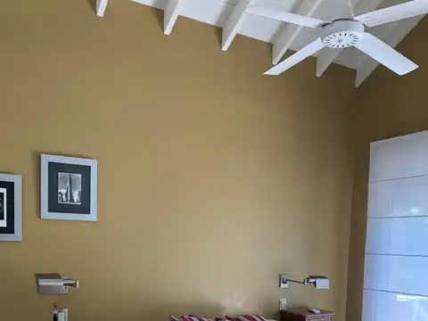 Casa 6 ambientes con 3 baños