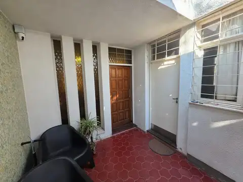 Se vende casa con buena ubicación (Apta credito hipotecario)