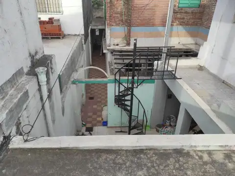 Depto Tipo Casa 3 ambientes con 2 baños