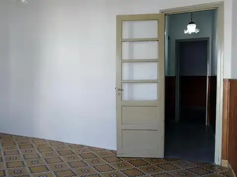 Casa 5 ambientes con 1 baño