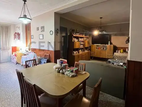 Casa en venta en La Plata lote propio a reciclar/demoler