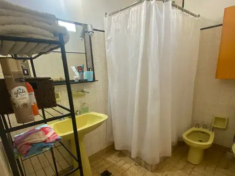 Casa 6 ambientes con 3 baños