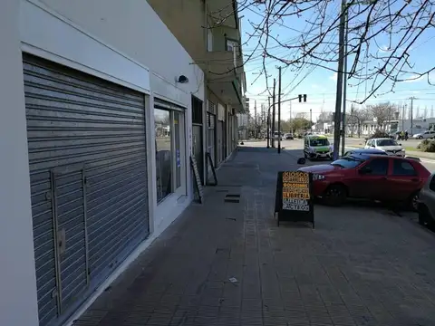 Local en Alquiler en Tolosa, $ 380.000