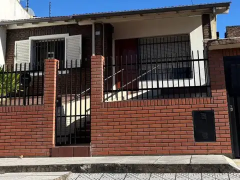 CASA VENTA 3 AMB CON COCHERA  