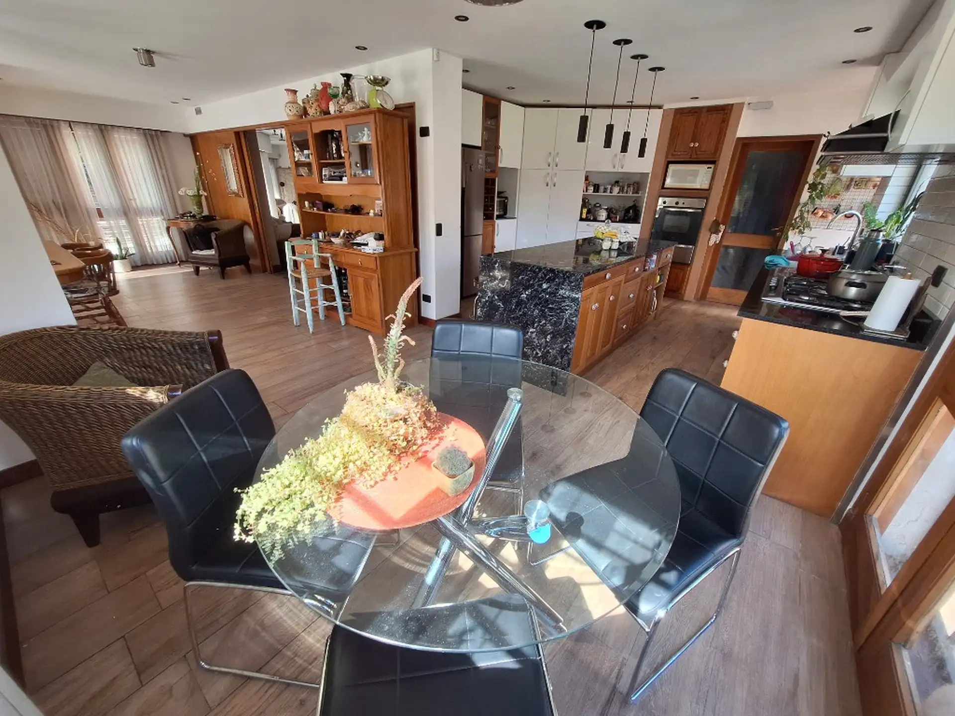 Chalet de 7 ambientes en el barrio Parque Luro
