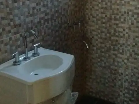 Casa 3 ambientes con 1 baño
