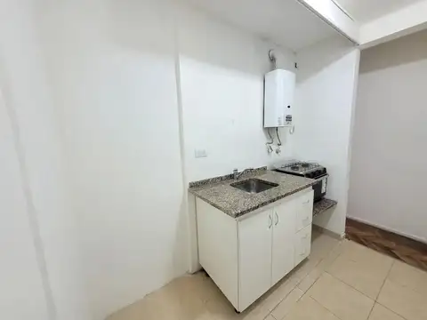 ALQUILER MICROCENTO 2 AMBIENTES, LIVING COMEDOR, PATIO