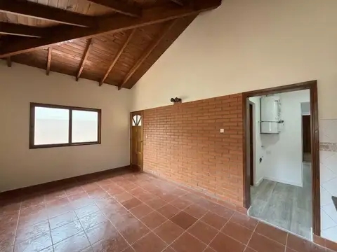 Depto Tipo Casa en Alquiler de 2 dormitorios