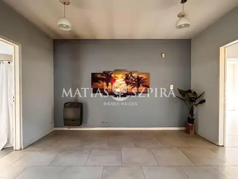 Casa 4 ambientes con 2 baños