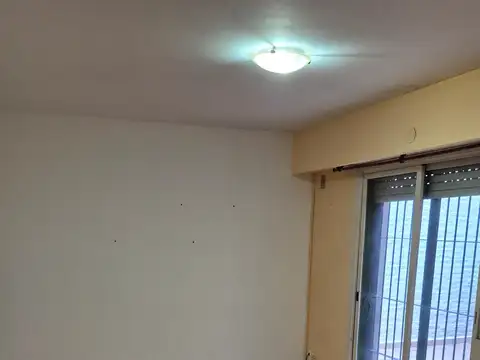 Hungria 1000, Piso PB