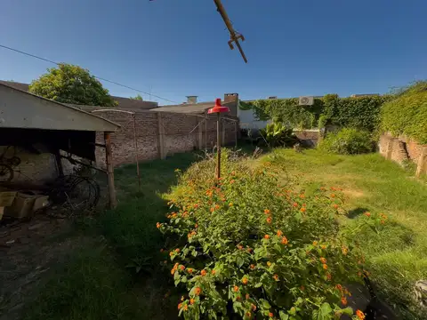 Casa amplia y céntrica con gran potencial 