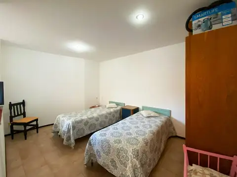 Casa interna única. 3 dormitorios. 2 baños. Apta crédito.