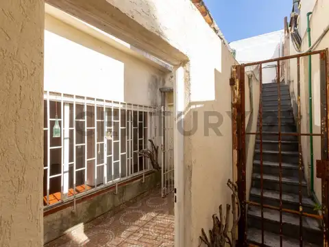 Espora 4700, Piso 0