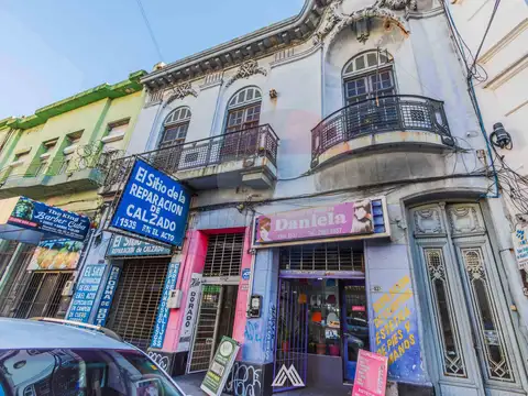 VENTA 3 LOCALES CON RENTA 11% Y VIVIENDA EN CENTRO