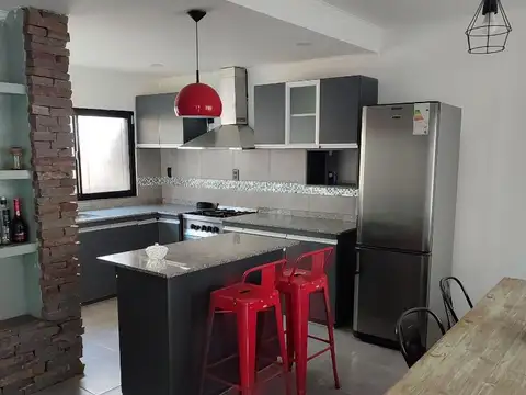 Casa de 3 dormitorios, en Rebord casi Ferrari