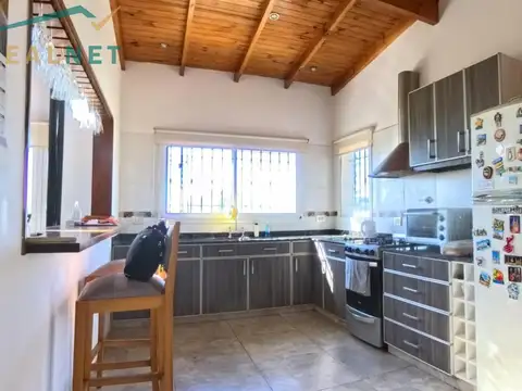 Quinta SEMI NUEVA de 6 Hectáreas con Casa de 3 Dormitorios y Galpón - Cercano a Ruta 8
