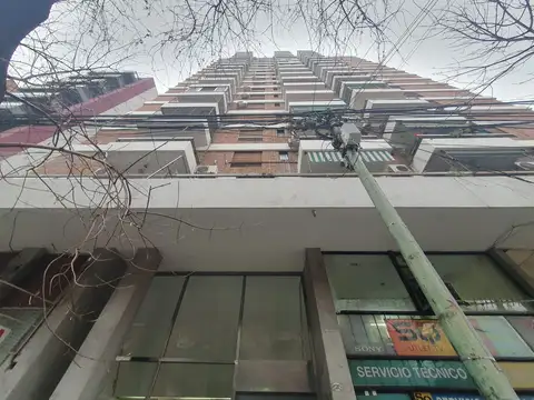 Quesada 2300 Piso alto con balcón