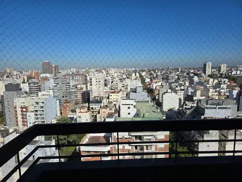 Quesada 2300 Piso alto con balcón