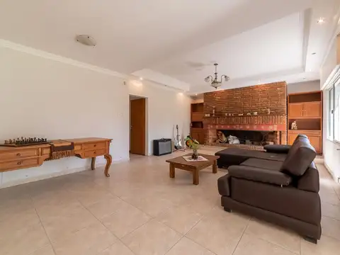 Avenida Lujan 3700