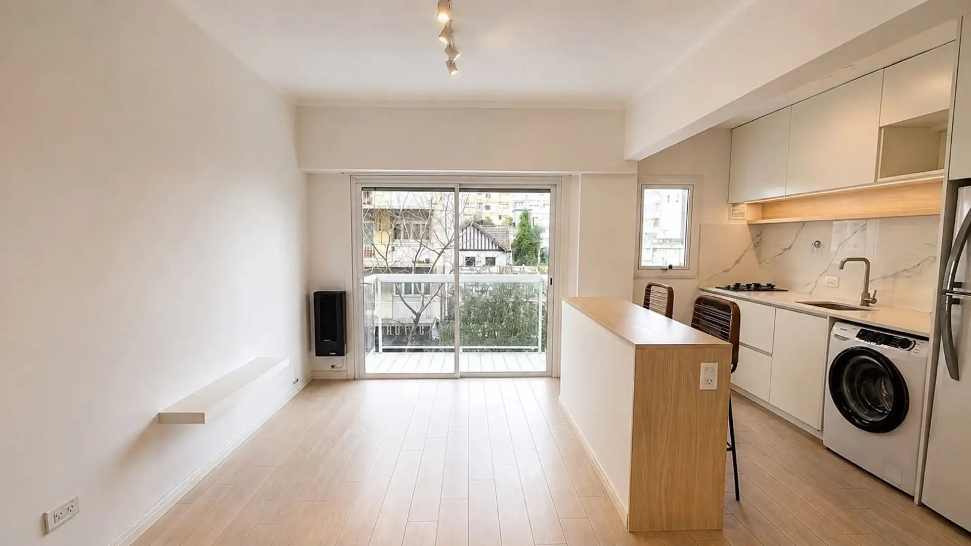 Venta monoambiente centro con balcón