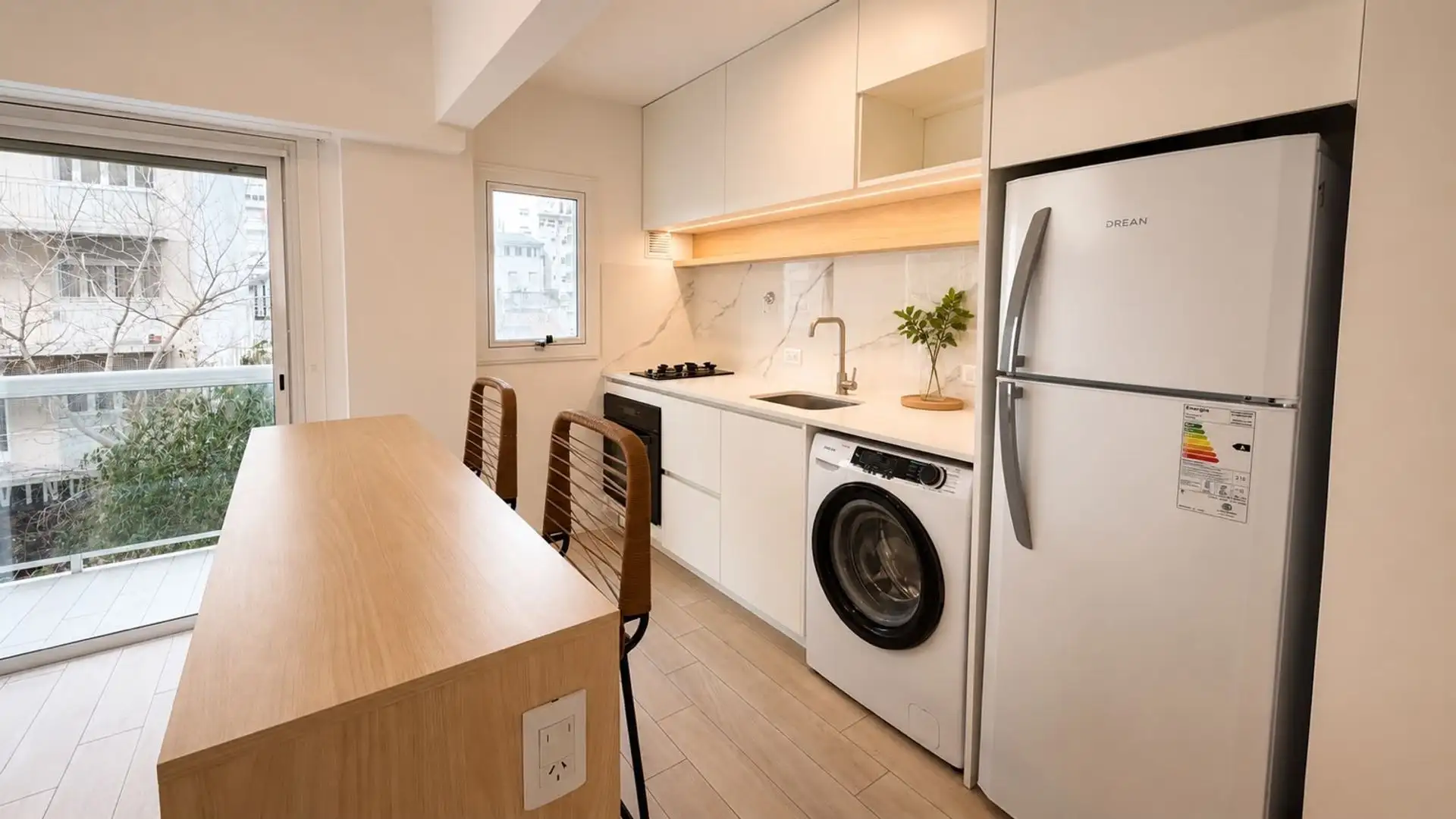 Venta monoambiente centro con balcón