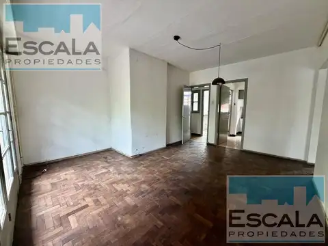 CASA EN PLANTA ALTA DE DOS DORM CON BALCON EN ALQUILER EN ARROYITO