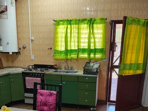 Casa 4 ambientes con 1 baño