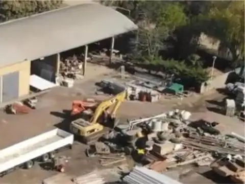 Se VENDE predio de 5700 m2 con Galpones en zona Norte Santa Fe