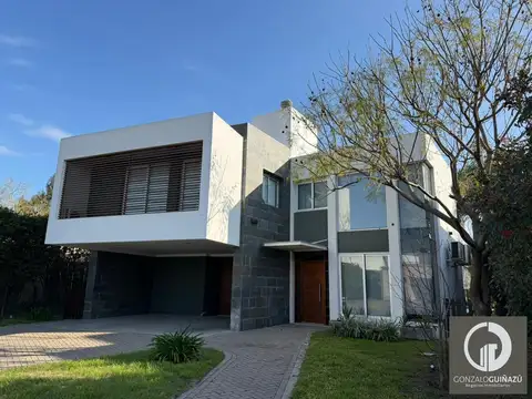 Casa en Venta en Fisherton, Rosario