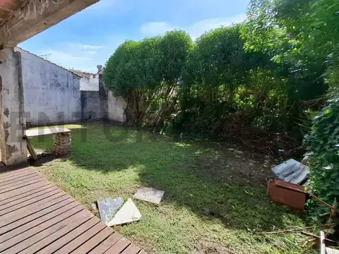 VENTA DE CASA  MAS 2 DEPARTAMENTOS ENTRADAS INDEPENDIENTES ALFAR
