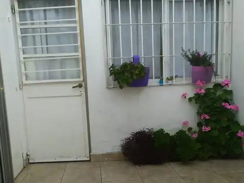 Depto Tipo Casa en Venta en Floresta, USD 130.000