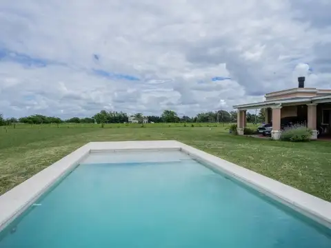 Casa en Venta con 2 cocheras