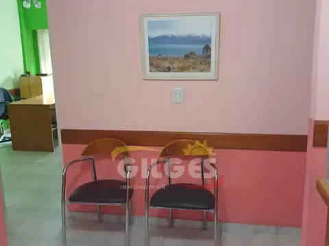 Oficina 5 ambientes con 2 baños