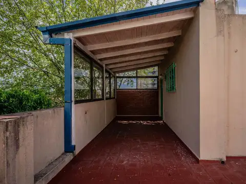 Depto Tipo Casa en Venta con 1 cocheras