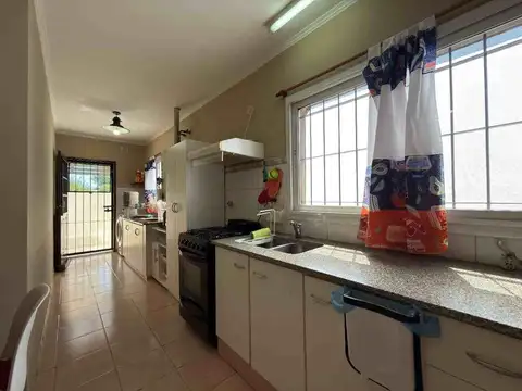 CASA 3 DORMITORIOS AMPLIO JARDIN - TANDIL