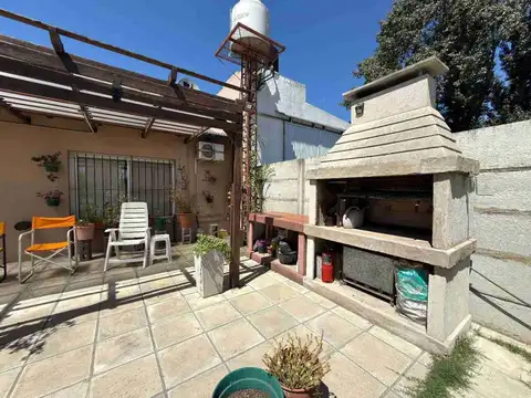 Casa 4 ambientes con 1 baño