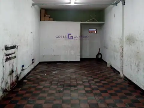 Local de 80 m² (2 locales unidos entre si de 40 M²)