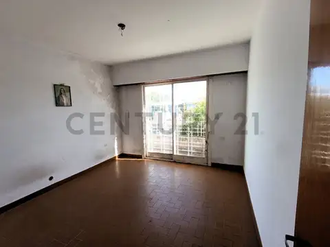 Depto Tipo Casa en Venta en Ezpeleta Este, USD 90.900