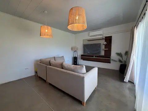 Casa 2 ambientes con 1 baño