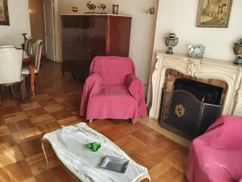 Casa 7 ambientes con 4 baños