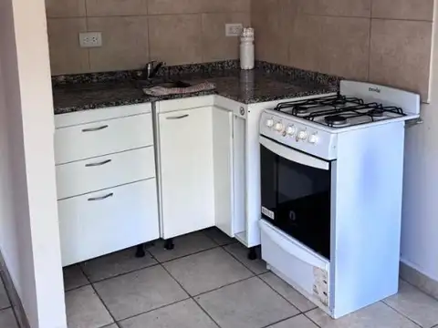 Depto Tipo Casa en Alquiler de 2 ambientes