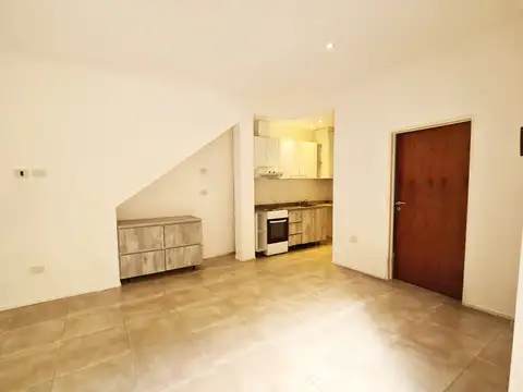 Depto Tipo Casa en Venta en Flores, USD 80.000