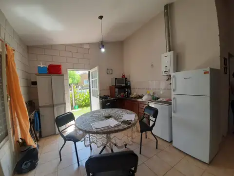 Casa a la venta en Villa Parque Siquiman. (C185)